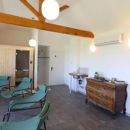 Maison De Charme Avec Terrasse Et Sauna, Au Coeur Du Parc Naturel Des Volcans D'auvergne - Fr-1-742-361 度假居 *